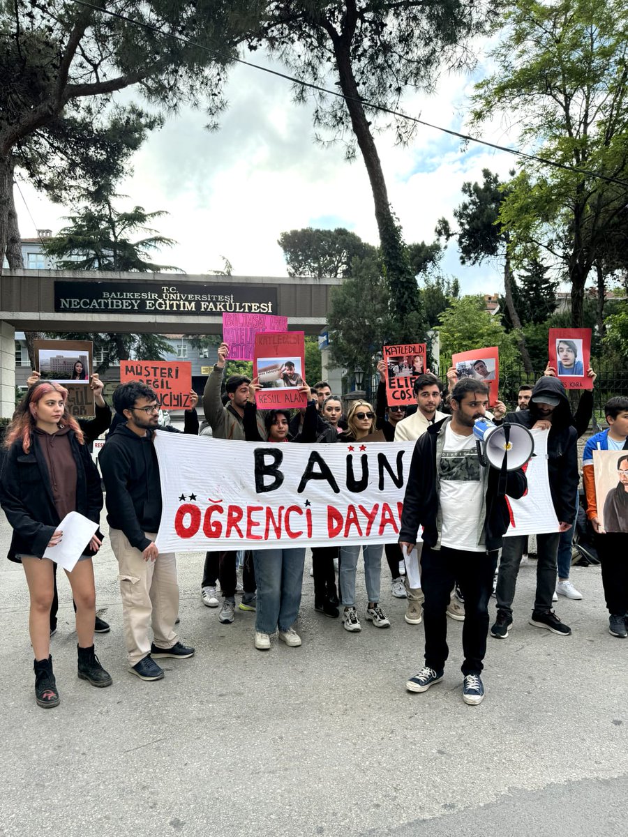 Gençlerin hayatının yok sayıldığı, geleceklerinin güvence altına alınmadığı bu sermaye düzeniyle mücadele edeceğiz. İktidar politikalarıyla yarattığınız bir katilin Ata Emre Akman'ı hayattan koparmasını kabul etmiyoruz. #AtaEmreAkmanİçinAdalet @baundayanismasi