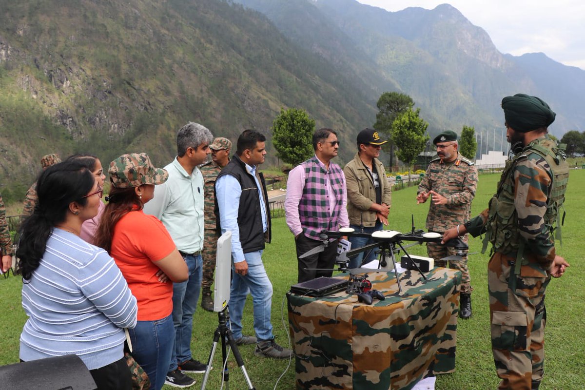 Spear Corps Organized a Forward Area Tour for Industry Delegates to Provide Practical Experience