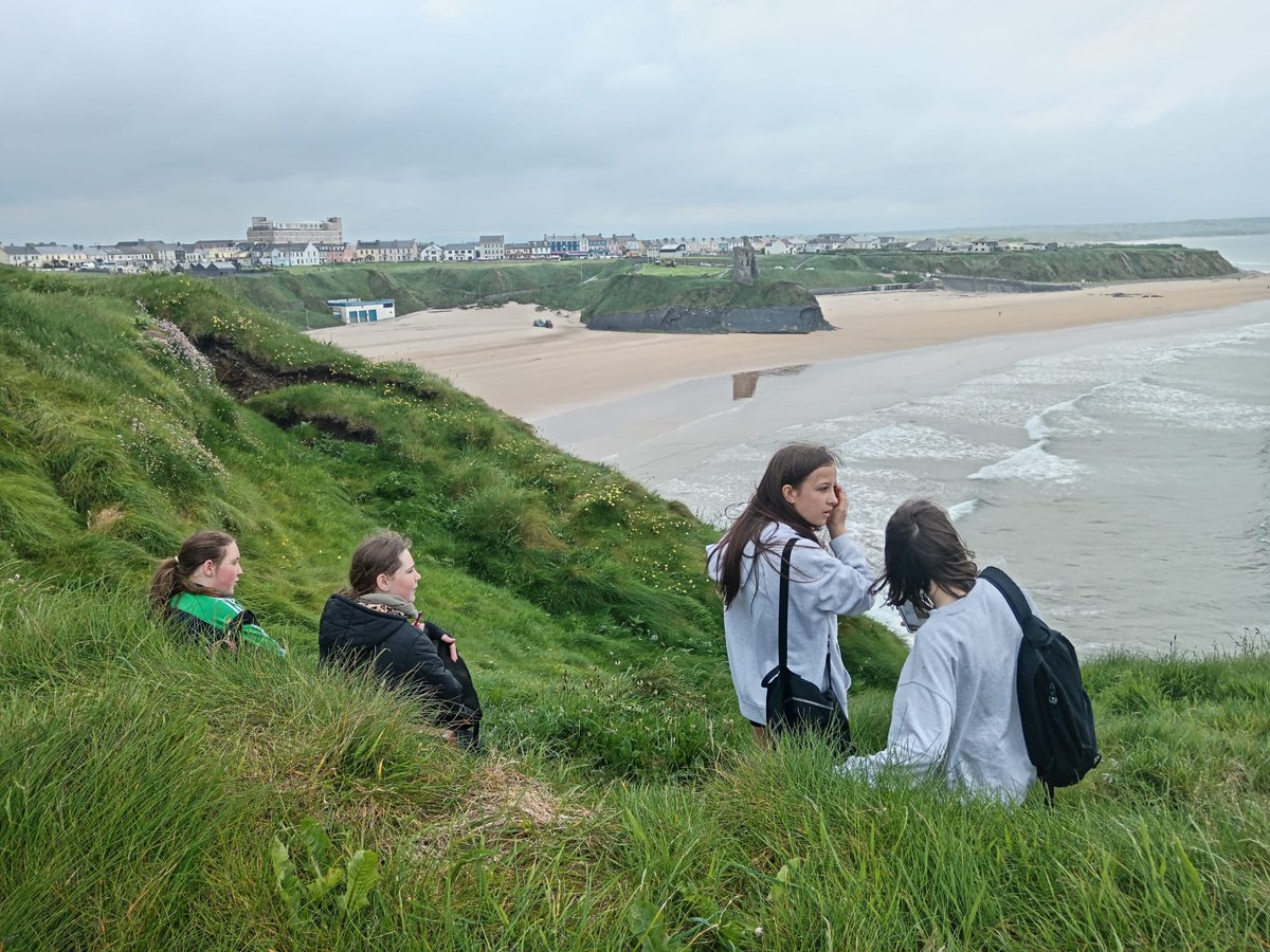 6th class trip to Ballybunion - a lovely day out. The kids were a credit to themselves, their families and the school 🇺🇦🏖️🏊‍♂️😃