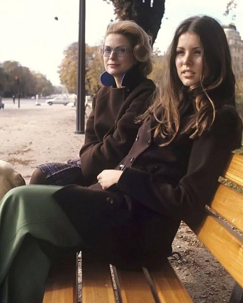 Princess of Monaco - Grace Kelly and her 15-year-old daughter Caroline. Paris, 1972.