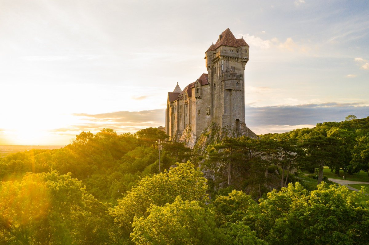 Sunrise in spring at Liechtenstein Castle, taken by my friend and landscape photographer Oliver Bolch, (c) Castle Liechtenstein.
This is the unique spot where my office is located and where I invite my clients to geopolitical retreat workshops. #Velsig 
foraconsciousexperience.com