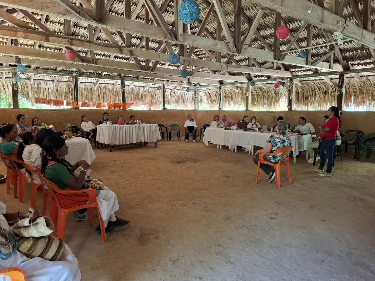 ¡Recibimos una invitación muy especial! ☺️🤰

La comunidad Makumake de Río Seco nos invitó  a participar en un conversatorio sobre la salud materna y perinatal de los pueblos indígenas del Cesar.🤰⚕️

✨ #DíaDeLaPartería #SaludMaterna #CulturaIndígena #Cesar #Makumake #RíoSeco