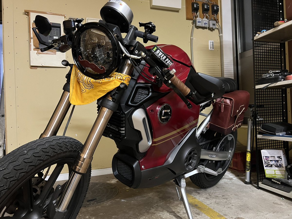 ikahenkoban's tweet image. よし！サイドバッグの取り付けオッケー！
tcmaxも心なしか誇らしげ👨‍🦰
#電動バイク
#tcmax
#motorimoda
#tripmachine