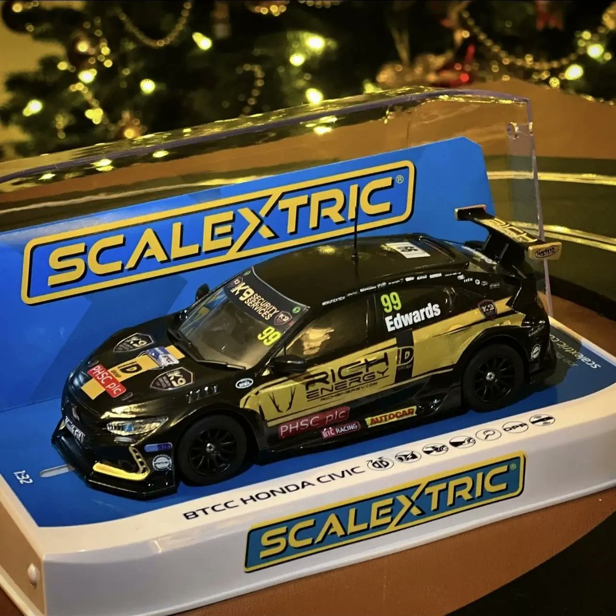 Premium performance with @Scalextric #RichEnergy #Motorsport #Scalextric