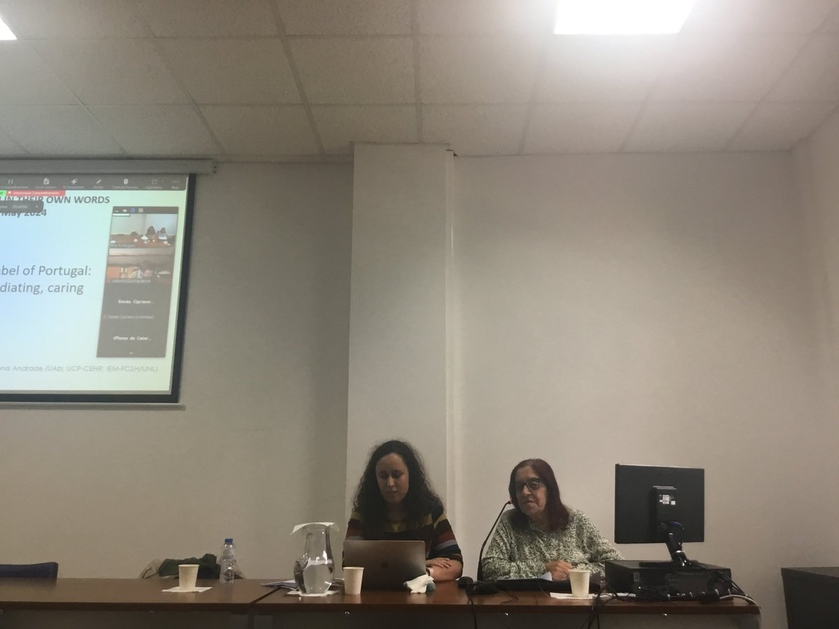 eReginaeProject's tweet image. First presentation in the afternoon: Professor Maria Filomena Andrade talking about the Letters of Isabel of Portugal.