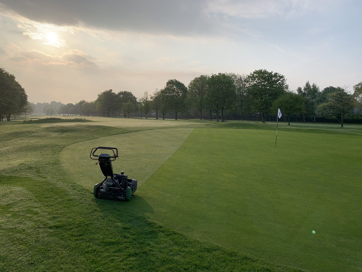 Lots of mowing this week to get on top of the surge in growth at the minute. Tees &amp; approaches/surrounds were sprayed with a mix of PGR, chelated iron, selective herbicide &amp; wetting agent. Bunker maintenance continues and even managed a couple of pedestrian cuts on the greens 👍🏻