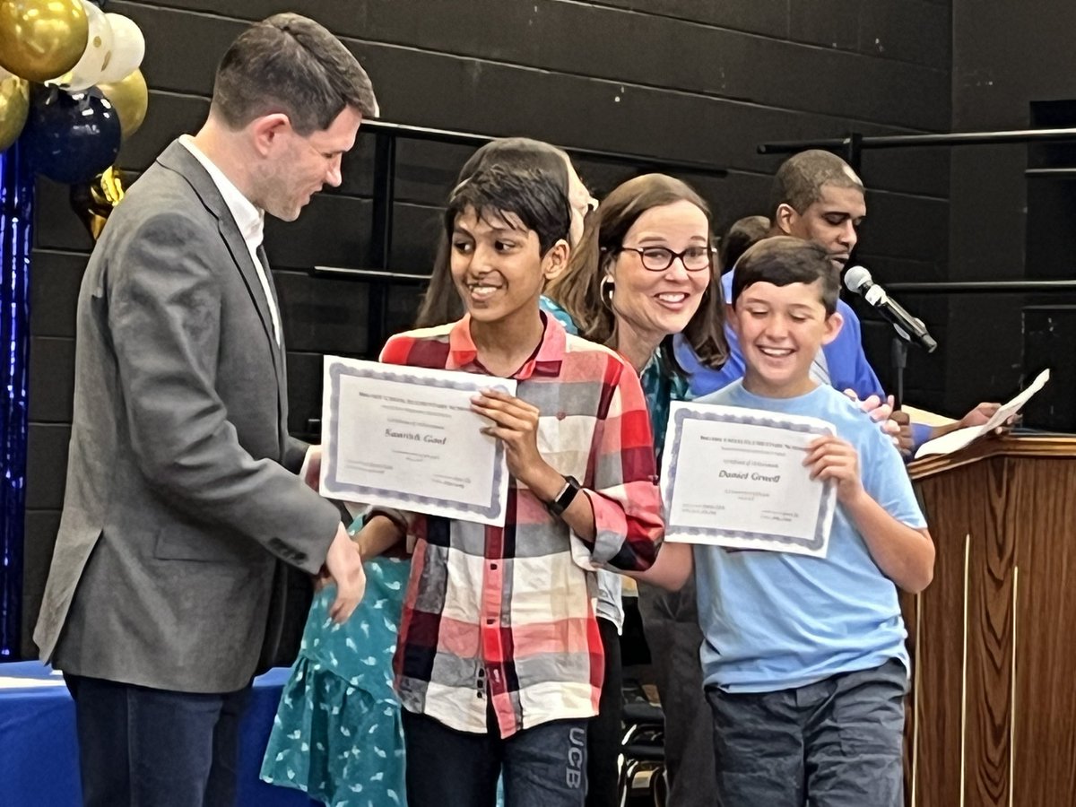 Brushy Creek Elementary School fifth-graders receive their promotion certificates and are off to middle school.
Congratulations, BlueJays! 🐦