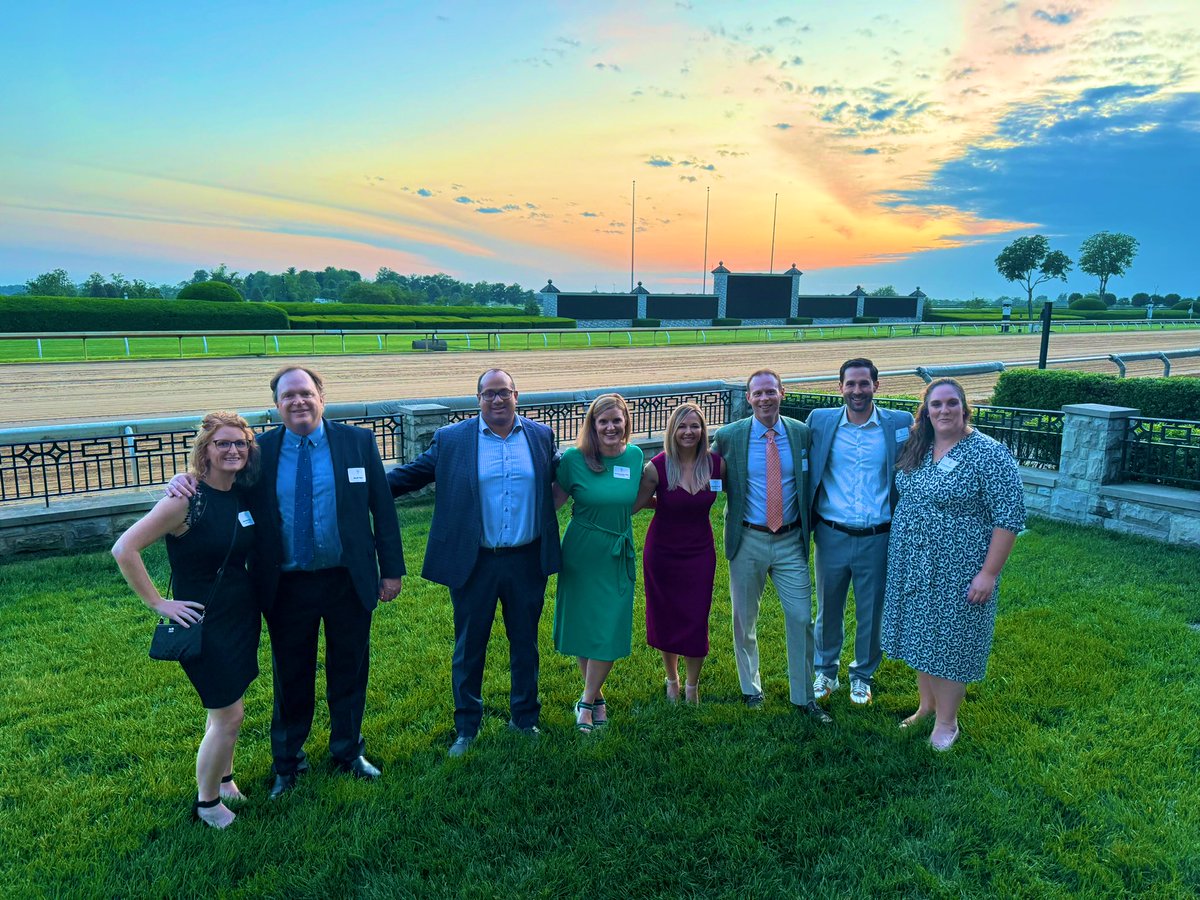 What a great evening spent at Keeneland! Dr. Kaveh Sajadi hosted the 2024 American Shoulder and Elbow Surgeons foundation #ASES The event was a tremendous success, featuring insightful discussions on the latest advancements in shoulder surgery techniques.