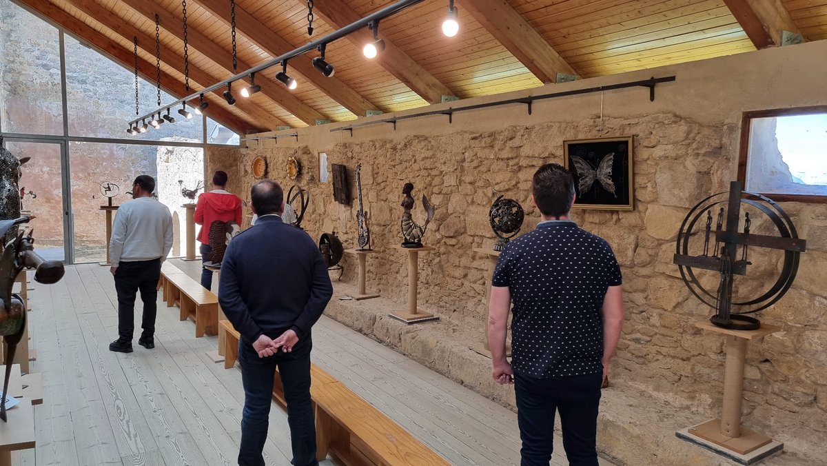 fundacionEMET's tweet photo. 🔵Los viernes en la #ComunidadTerapéutica 'Vado de los Bueyes' realizamos visitas culturales y, en esta ocasión hemos estado en el pueblo de #Iznájar.

➡️Durante la excursión nos adentramos en su historia, así como exploramos nuevas formas de #ociosaludable con los usuarios. https://t.co/CMLjxwB78E