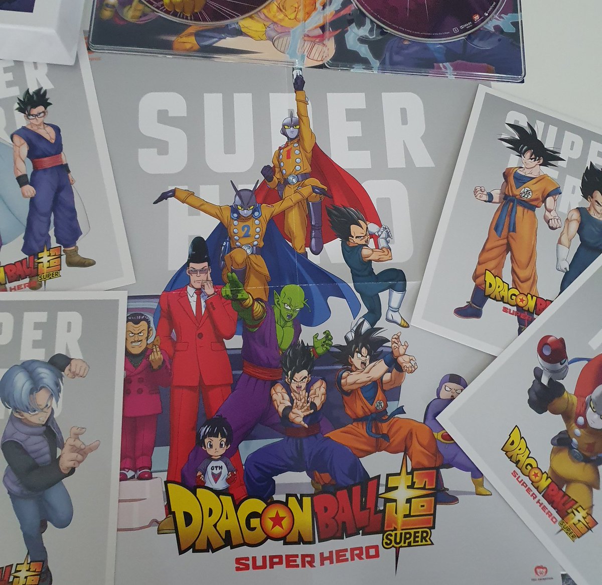 Acaba de llegarme esta joyita 💙
Dragon Ball Super SuperHero LIMITED COLLECTOR'S EDITION de Reino Unido
🔸️Blu-Ray + DVD
🔸️Poster portada
🔸️Laminas de cartón exclusivas

#DragonBallSuperHero
