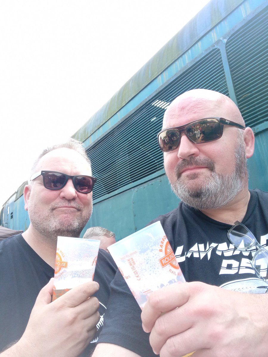 TheSuperpigeon's tweet photo. Today. Beer and Trains @RailAleFestival with a rather fine selection of Juice to sample. #ChooChoo #ChugChug #RailAle #Binjuice https://t.co/IlvhhRAGTk