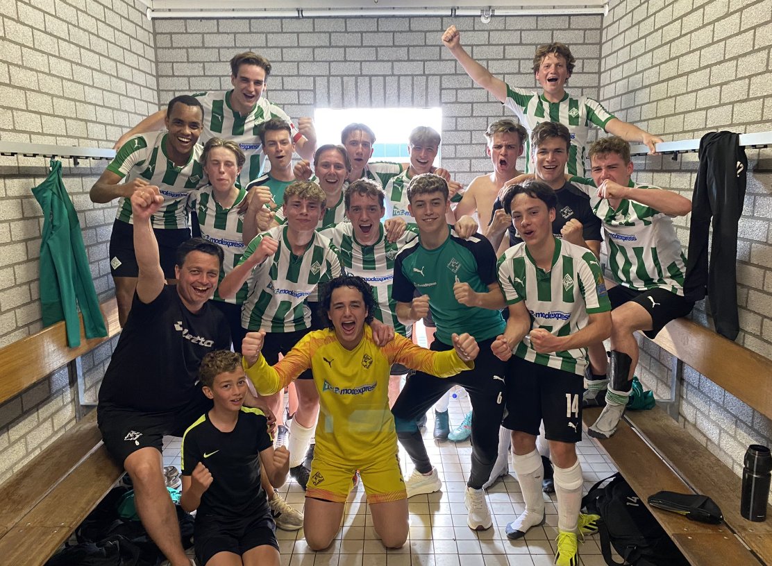 Bremannet's tweet photo. SC Genemuiden JO19-1 speelt morgen tegen de koploper, en wordt LIVE uitgezonden https://t.co/fvQUH2MZoy @scgenemuiden  @SCG_JO19_1 https://t.co/11WYJ5STic