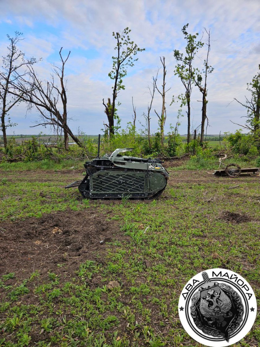 Russian soldiers captured Ukrainian THeMIS UGV, developed by Estonian manufacturer MILREM ROBOTICS, as a trophy.
#Ukrainian
#Ukraine 
#Russia 
#UkraineRussiaWar
#RussiaUkraineWar
#RussianArmedForces
#ArmedForces
#UkraineArmedForces