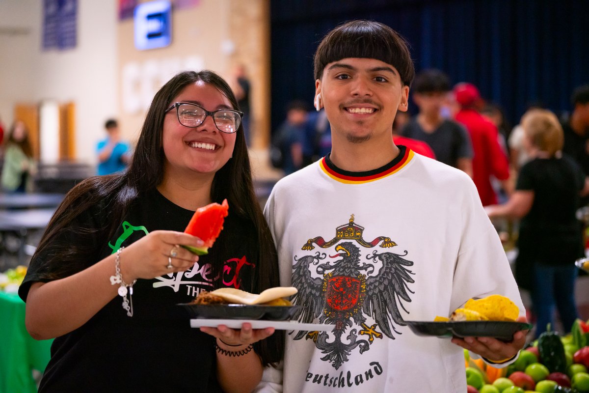 BISD's child nutrition department Taher, served delicious pork tacos to over 4,000 students and staff! 🍖🍽️ Chef Murray smoked the whole pigs overnight for each of the schools. It was more than just a meal—it was a celebration of food and culture!