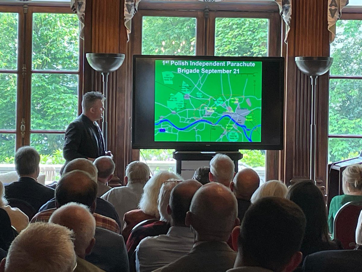 With @Arnhem44Fellow we were delighted to host a fantastic lecture in honour of the role of the Polish 1st Independent Parachute Brigade in Operation Market Garden, delivered by the great-grandson of General Sosabowski. Thank you @Professor_Hal @ukinpoland @ukinnl 🇬🇧 🇵🇱 🇳🇱