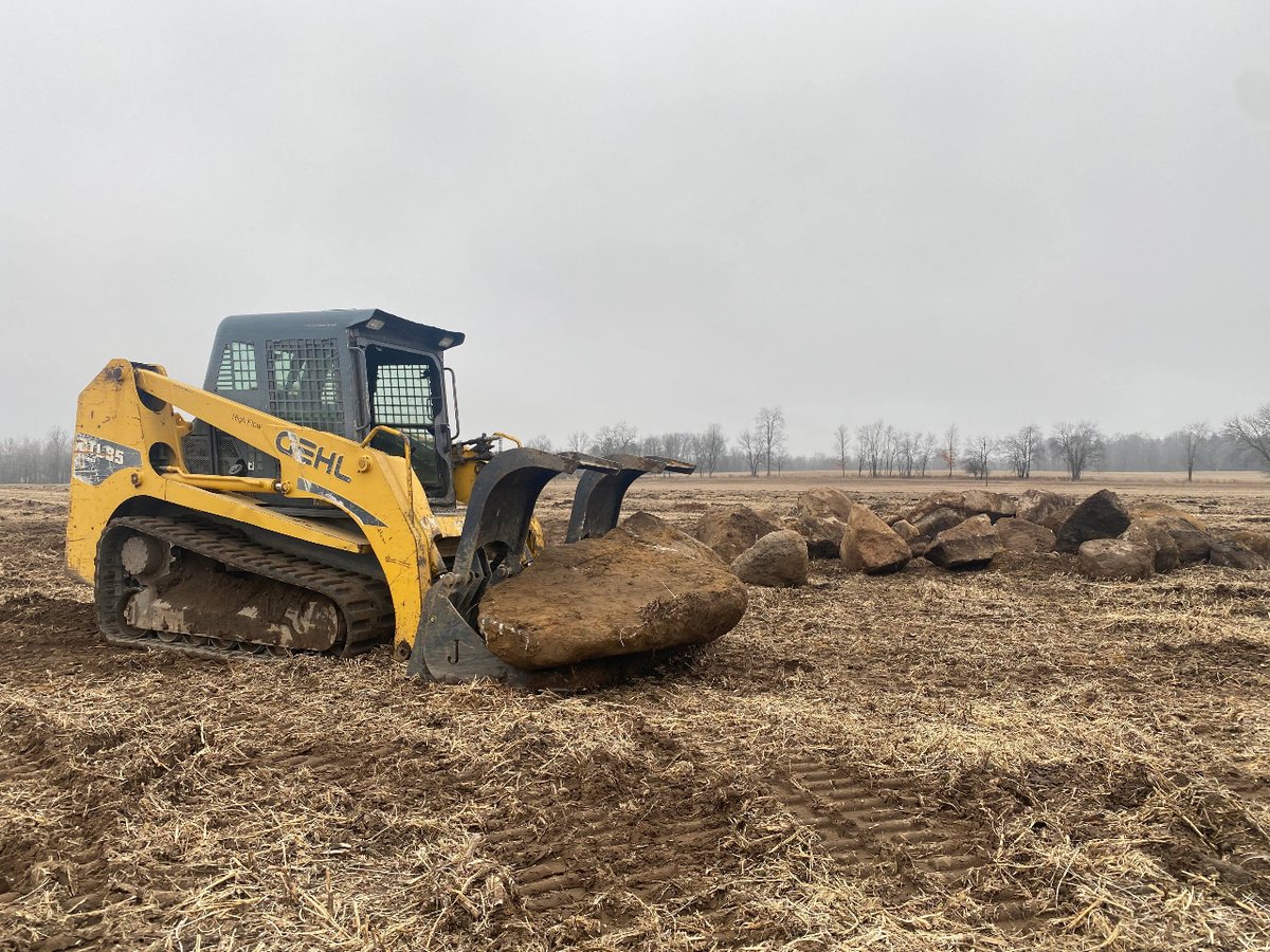 With our Low Profile Grapple Bucket the possibilities are endless. From scrap metal, firewood, logs, brush piling, to rocks, the possibilities are endless.

jenkinsironandsteel.com/products/Low-P…

#Jenkins #quality #madeintheusa #builttough #familyowned