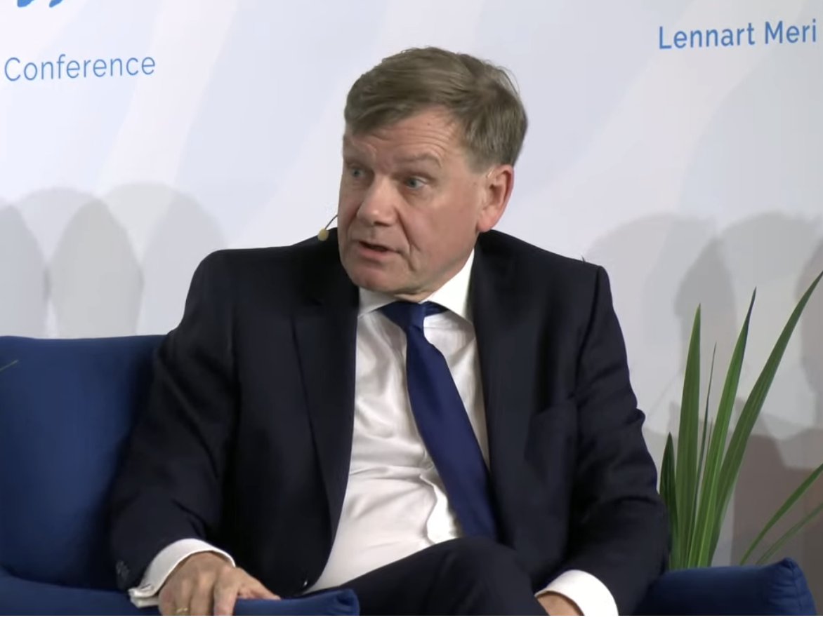 German parliamentarian @JoWadephul tells #LennartMeriConference 'If the war continues as it is now, Ukraine will lose.' 

Wadephul says #NATO allies should stop defining THEIR red lines while the 'invader is allowed to do everything' on Ukrainian territory. @ICDS_Tallinn