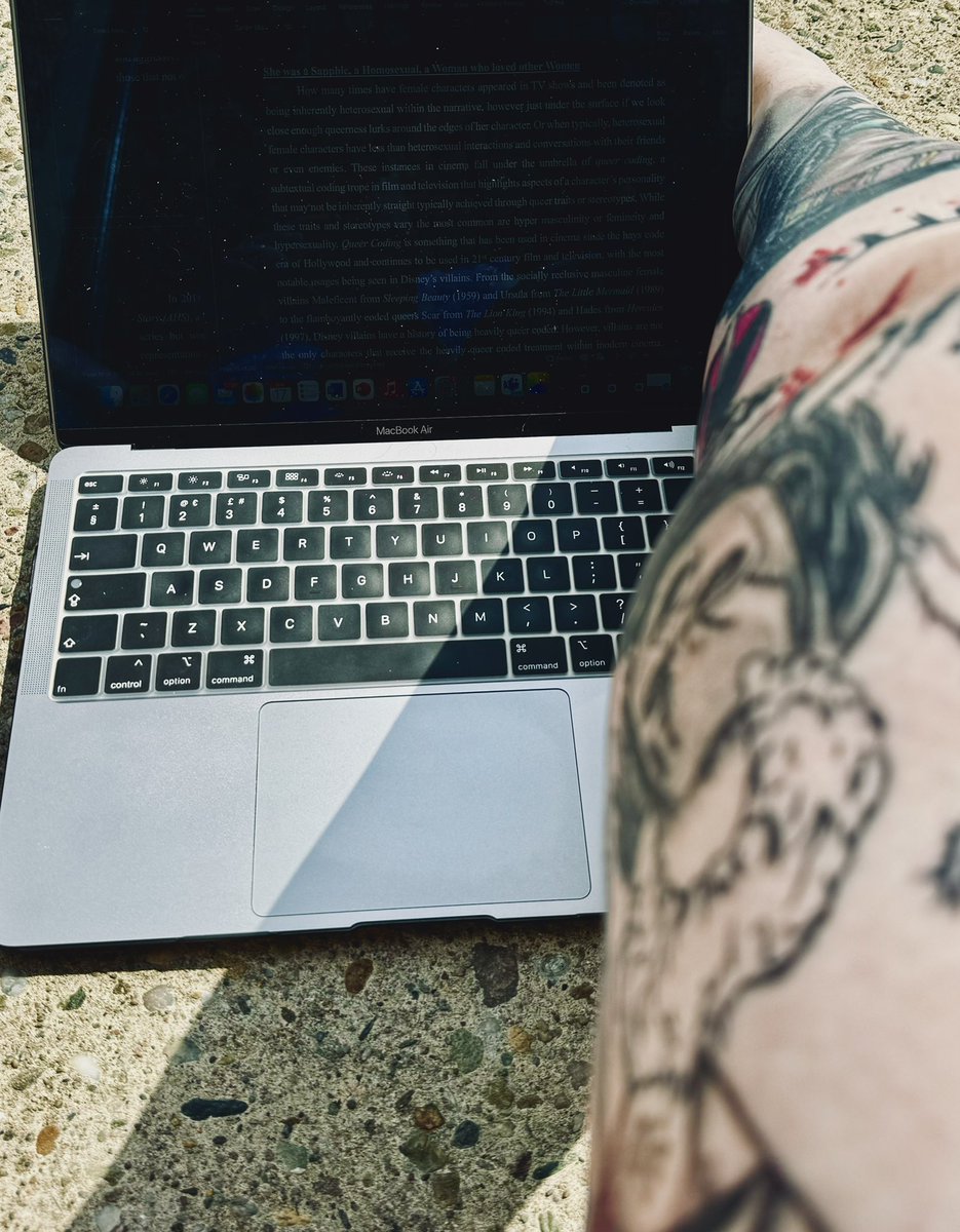TashaCMarchini's tweet photo. When you have research to do but it’s hot outside, move your work into the sun! Hopefully now I won’t spend the next few months looking like Casper 😅 https://t.co/RVmOyYhmK4
