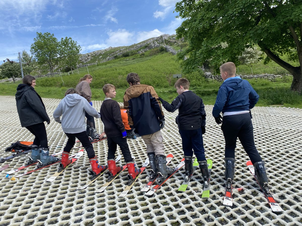 Ysgol Y Gogarth - Physical Literacy & Sport (@plasgogarth) on Twitter photo Pupils from Dosbarth Ogwen and Dosbarth Dinas enjoying their skiing session at Llandudno Snowsports Centre! <a href="/skillandudno/">Llandudno Ski Centre</a> <a href="/FfitLeisureDev/">Ffit Conwy Leisure Development</a> Pupils from Dosbarth Ogwen and Dosbarth Dinas enjoying their skiing session at Llandudno Snowsports Centre! <a href="/skillandudno/">Llandudno Ski Centre</a> <a href="/FfitLeisureDev/">Ffit Conwy Leisure Development</a>