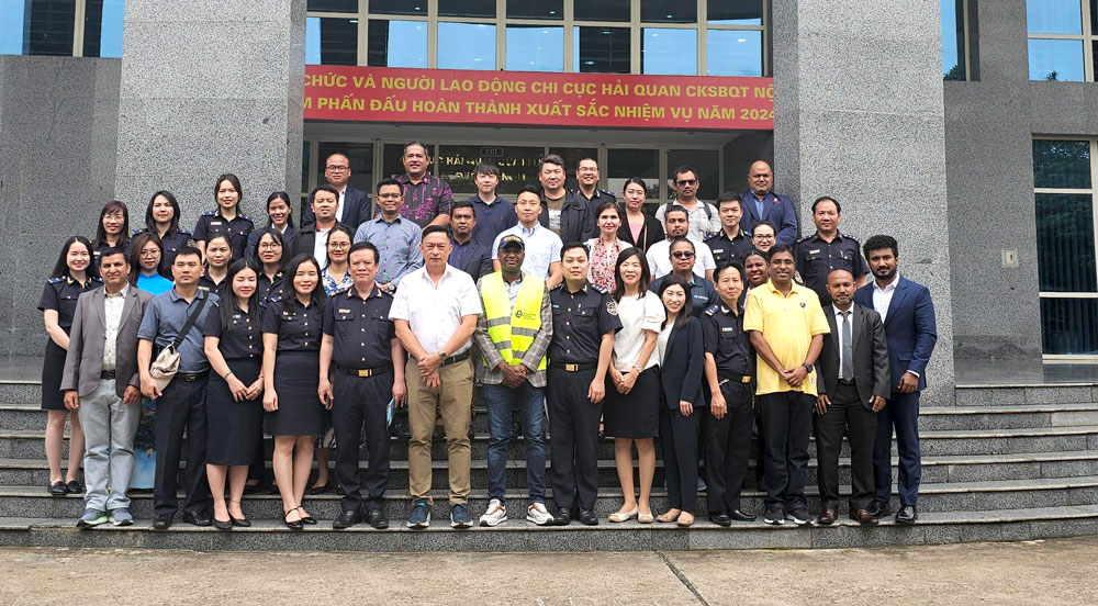 Workshop focusing on strengthening strategies on combating counterfeiting and piracy for Customs administrations in the Asia/Pacific region
🔗 wcoomd.org/en/media/newsr…

#WCO #Customs #IntellectualPropertyRights #IPR 🇧🇩 🇧🇹 🇰🇭 🇰🇷 🇫🇯 🇭🇰 🇯🇵 🇲🇻 🇲🇳 🇲🇲 🇳🇵 🇵🇰 🇵🇬 🇵🇭 🇼🇸 🇱🇰 🇹🇱 🇹🇴 🇻🇳
