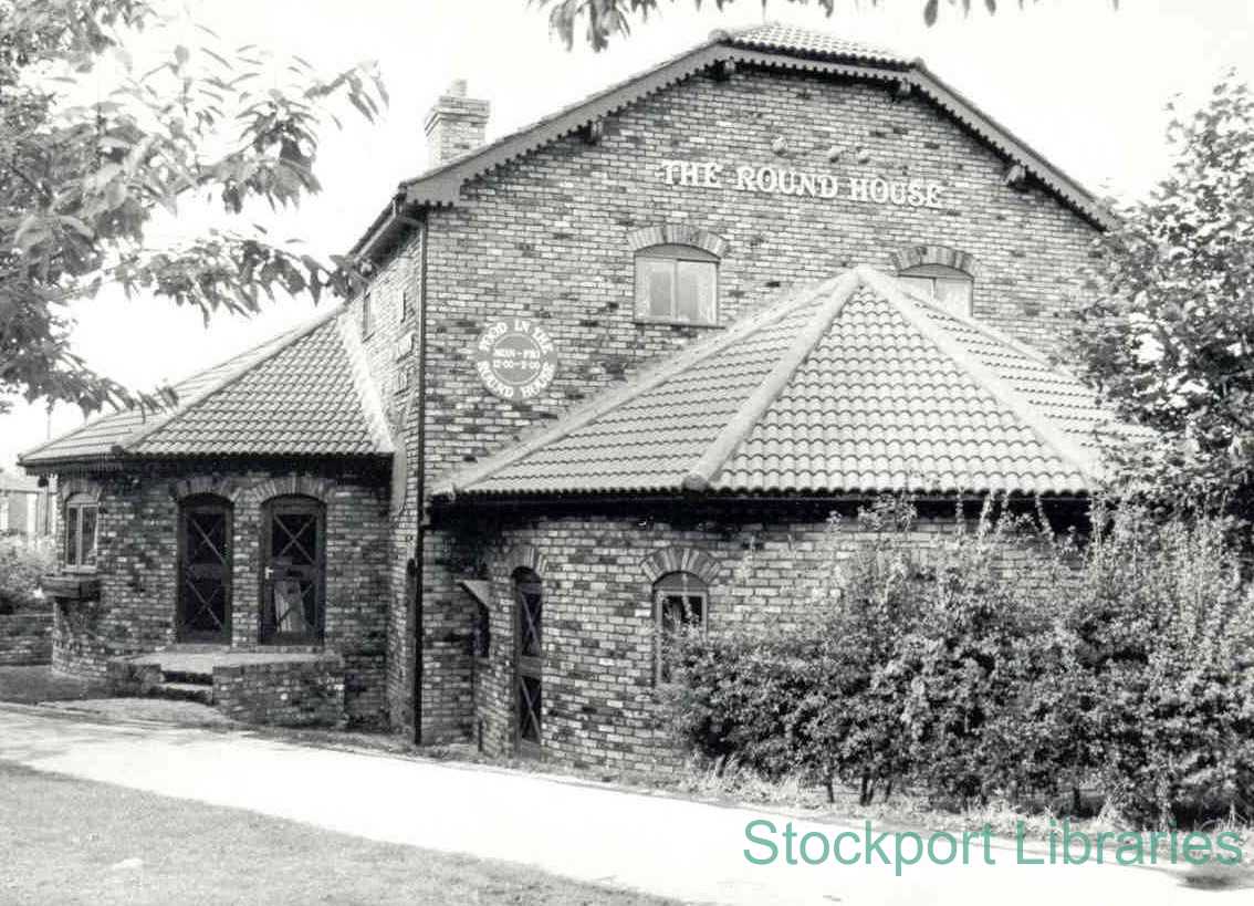 Letter 'R' in the #AtoZLostPubsStockport with a pub built on a new site in 1977 but it disappeared a little over 30 years later. The Round House was on Belmont Way, Heaton Norris and built to an unusual design. Demolished in 2010, it is now the site of a housing development.