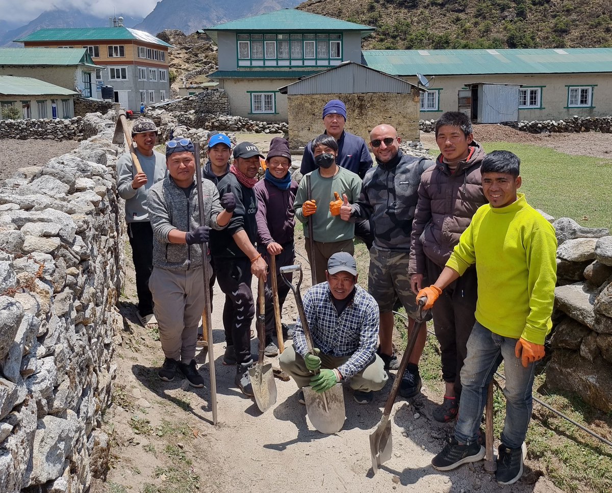 Locals came together & dug a 2.3 km trench to deploy a fiber network to Khunde & Khumjung, two remote villages near the Everest Trail in Nepal. The network reached every home in the village, improving & expanding connectivity. Read the full story: ow.ly/cRFV50RIW3u