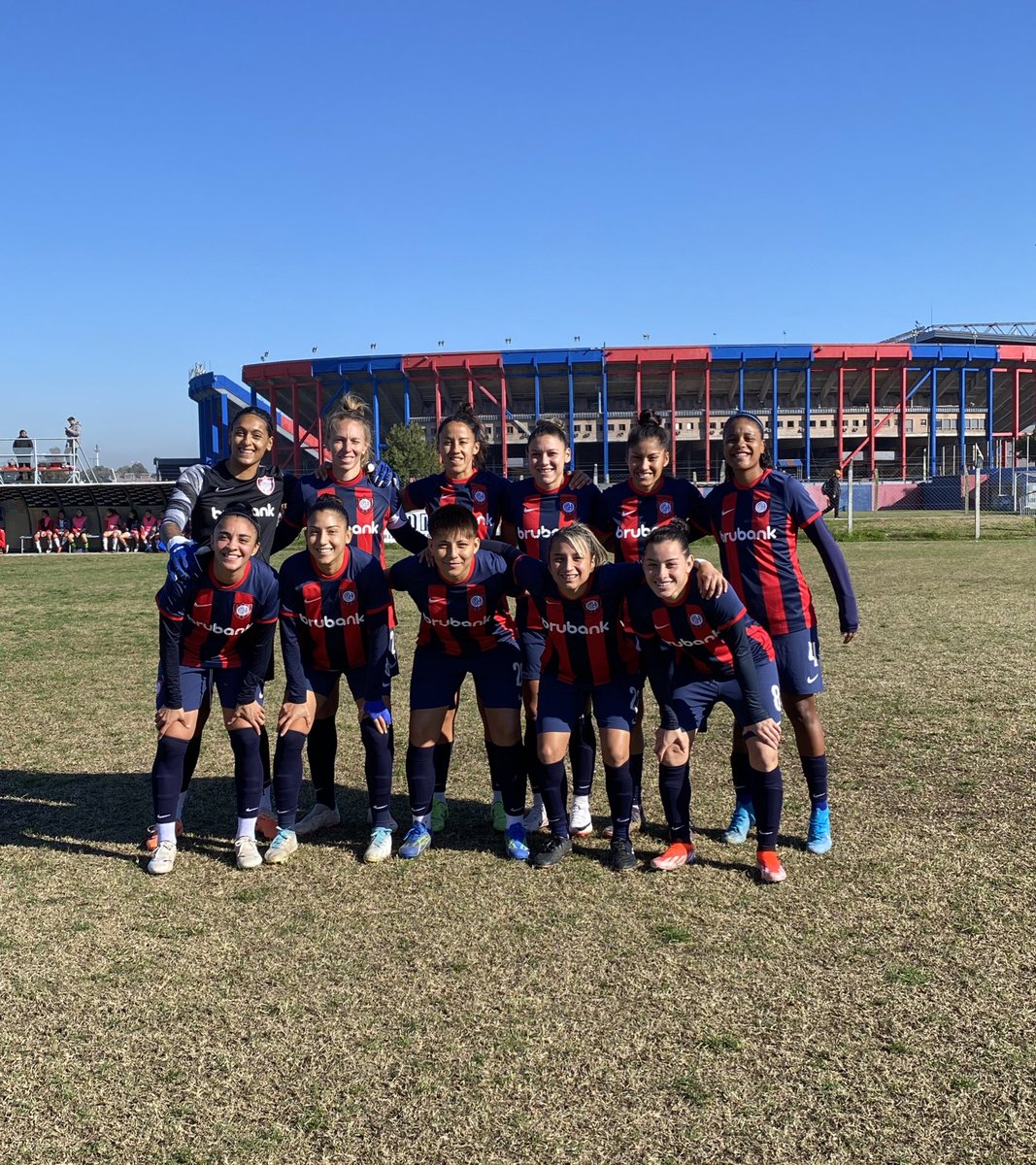 ⏱ ¡Comenzó el partido!

#SanLorenzo ya juega ante Newell’s, por fecha 🔟 del Torneo Apertura, en Ciudad Deportiva

🔵💪🔴 #VamosLasSantitas