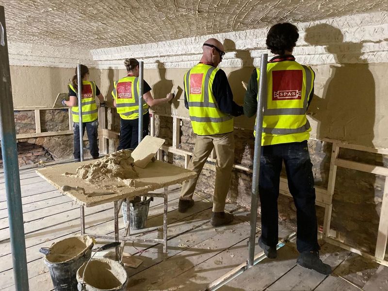 Ellie Jae Dobson, bricklayer and 2024 SPAB Fellow, shares a snapshot of her journey so far in our latest blog post. ow.ly/SY3350RJzNO 📷 Ellie Jae Dobson