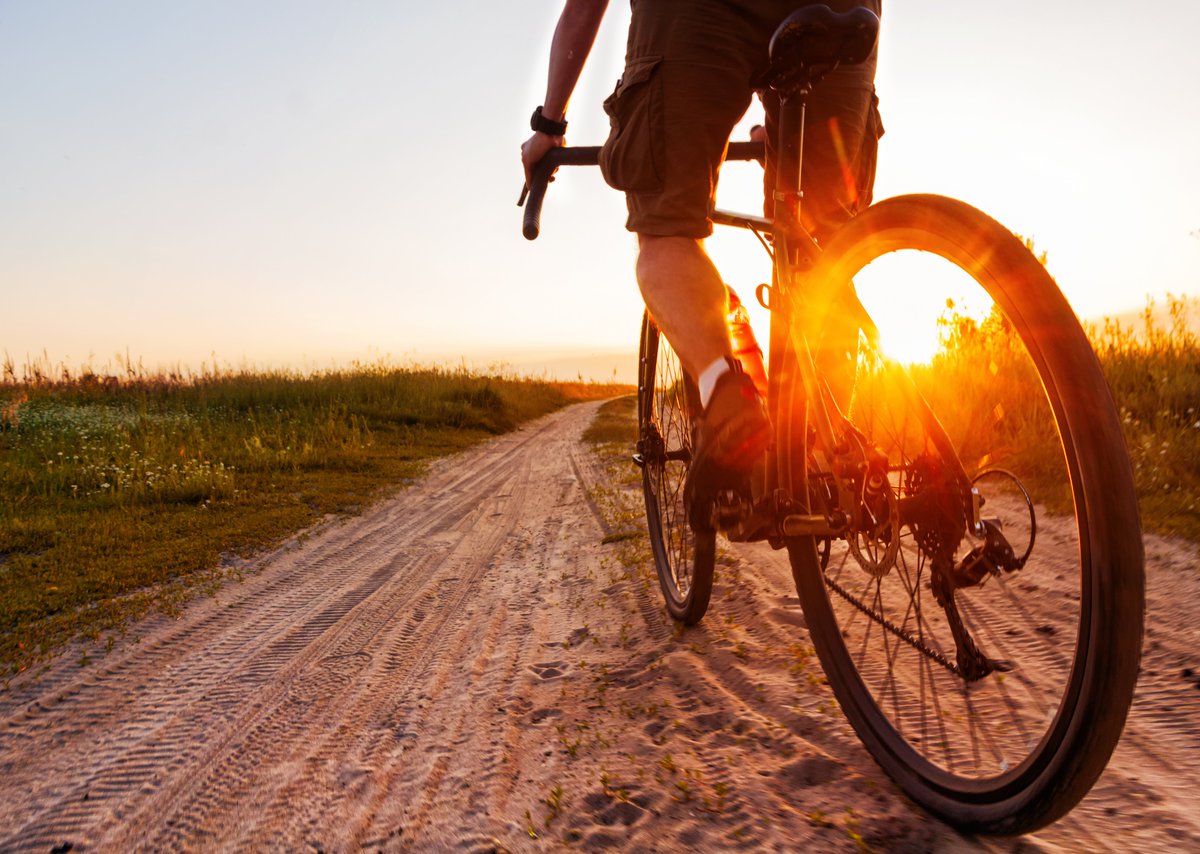 Research news: Bicycling reduces frequent knee pain and other symptoms of knee osteoarthritis, according to a #NIAMSfunded study. 🔒@MSSEonline - read the abstract: journals.lww.com/acsm-msse/abst…