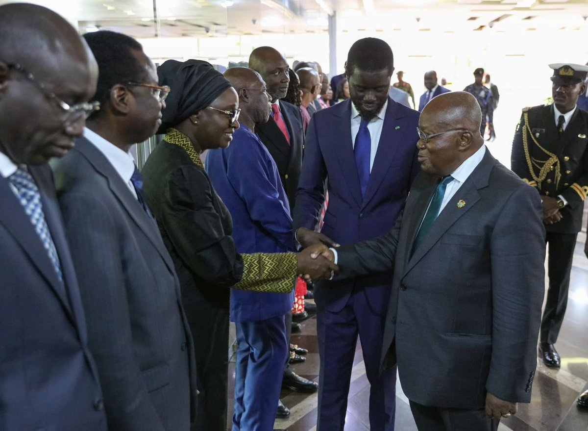 Le président Bassirou Diomaye est arrivé à Accra ce matin rts.sn/actualite/deta…