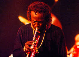 Miles Davis - Human Nature - 'The last performance'- Vienne 1991 LIVE HD youtube.com/watch?v=VOpHgL… #jazz #art #funk #fusionjazz #jazzlegend #instrumental