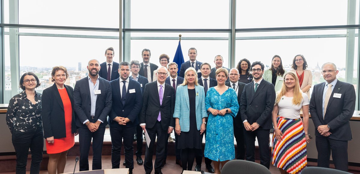 🎂#REPowerEU turns 2️⃣! On 14.05, #H2Europe participated in a discussion with the @EU_Commission and different European renewable sector organisations, to exchange on the new initiatives of the package. Read the EC press release 🗞️ ec.europa.eu/commission/pre… #HydrogenNow