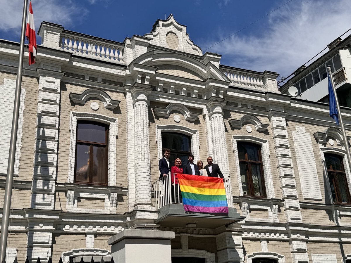 .@AustriainUA is flying the 🏳️‍🌈 flag in honour of #IDAHOBIT, the International Day Against Homophobia, Biphobia and Transphobia. All human beings are born free and equal in dignity and rights. #LGBTIQ rights are human rights.