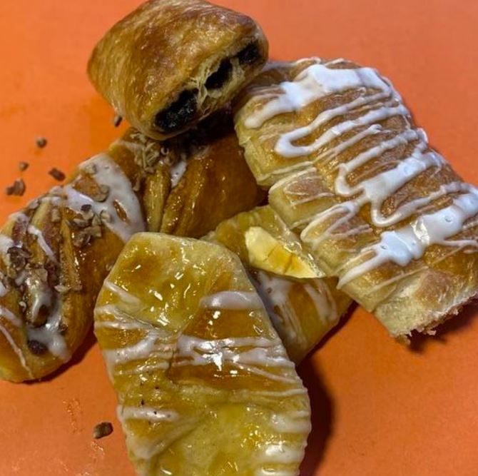 TGIF 
We’re open til 4
Come get the goodies &amp; breads for your weekend 
Cinnamon rolls 
Berry Blossoms
Croissants
Bear claws 
Pecan Twists 
Danish
Cannoli
Nut and Poppy Patica
Bobka
Chocolate Croissants 
Bienenstich 
All the Breads  via Reinecker's Bakery