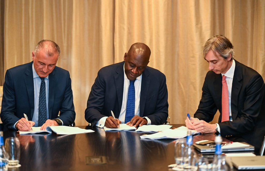 Thrilled to sign an impactful agreement with @Eni & @GruppoCDP to establish an advanced biofuels value chain in #Kenya. This initiative positions Kenya as a global leader in biofuels, aiming to decarbonize transport and uplift up to 200,000 farmers. wrld.bg/RMSL50RJyJV