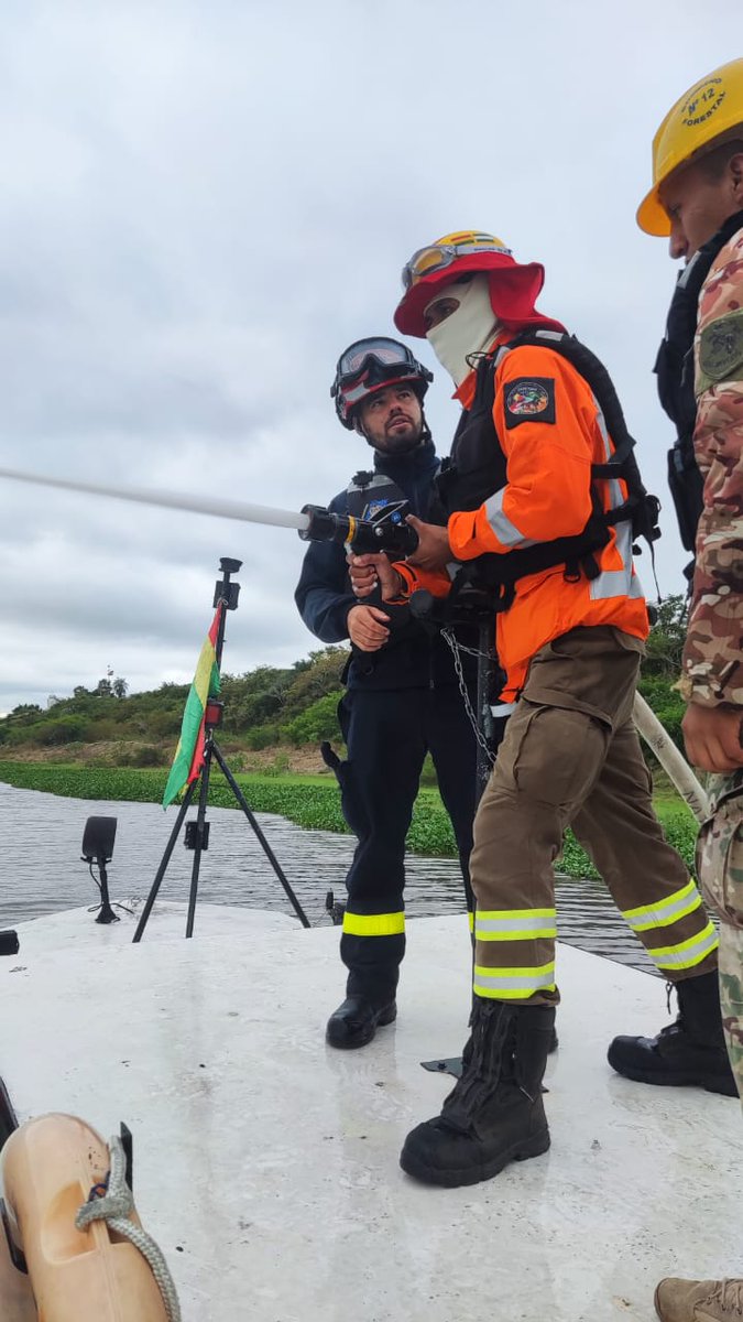 UIISC5CORTE's tweet image. Les #Vulcain sont sur tous les continents 💪💪. Formation 🔥tactique en #Bolivie pour nos homologues. Une soixantaine de 👨‍🚒 stagiaires ont été formés. @FranceBolivie @CoopSecuDefense @SecCivileFrance @uiisc1 @Uiisc7 @emia_tn
