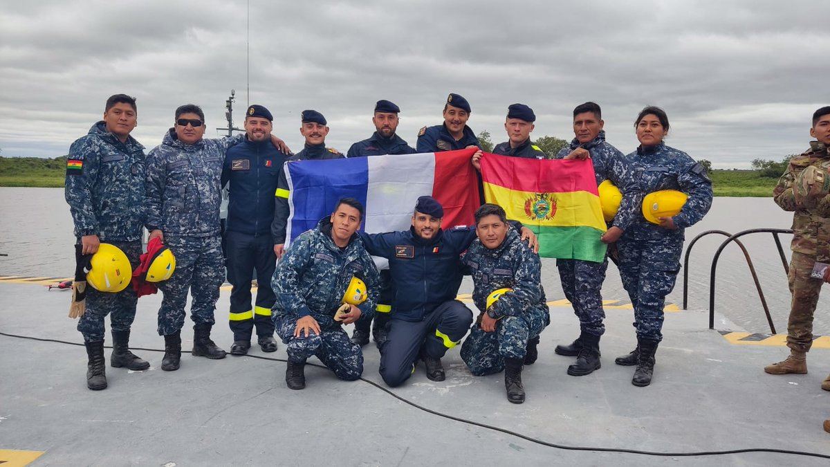 UIISC5CORTE's tweet image. Les #Vulcain sont sur tous les continents 💪💪. Formation 🔥tactique en #Bolivie pour nos homologues. Une soixantaine de 👨‍🚒 stagiaires ont été formés. @FranceBolivie @CoopSecuDefense @SecCivileFrance @uiisc1 @Uiisc7 @emia_tn