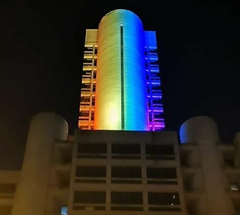 #Diritti. Questa sera, venerdì 17 maggio, le torri della #RegioneER e della @AssembleaER si colorano di #arcobaleno in occasione della Giornata internazionale contro l'omofobia, la transfobia e la bifobia indetta dalle #NazioniUnite. [foto di archivio]