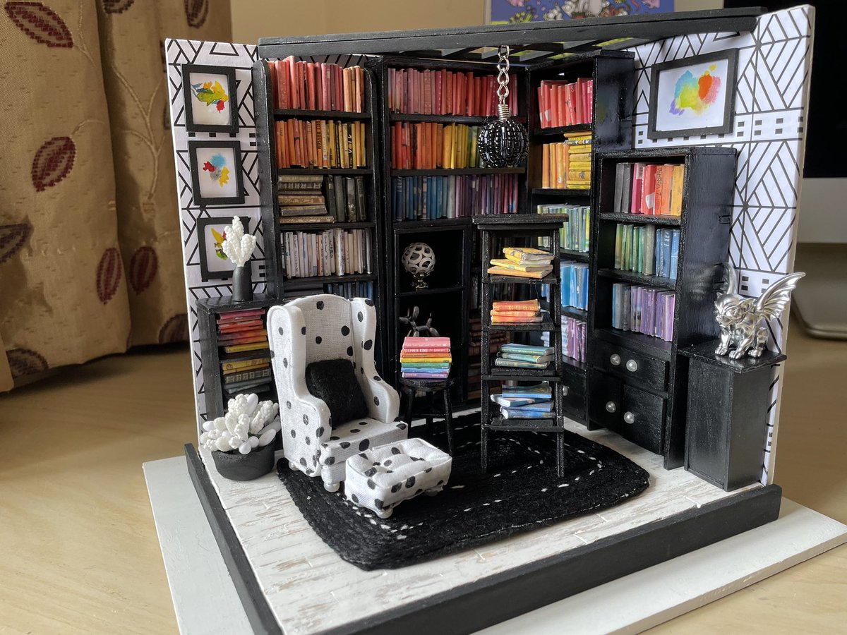 My version of Sam’s Study after a little ‘kit bashing’

#samsstudy #kitbashing #library #rainbow #books #modelmaking