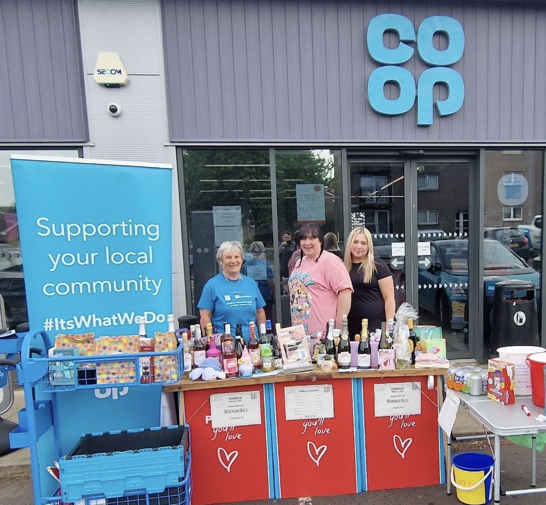 After weeks of planning and preparation, today the team at Galston held a Tombola and raised a fantastic £400 for @barnardos!
What a brilliant effort, lead by TL Fiona

@TomBrown999 @andybDGM @CharlieMcarthur @coopuk @gilliancMPC #coopradio