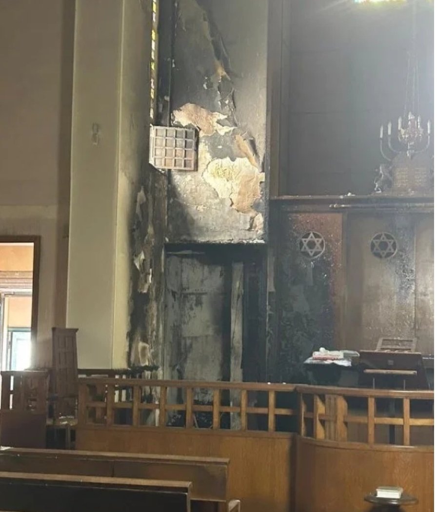 Une synagogue attaquée et incendiée..
Encore une personne sous OQTF..
Mais aucun lien entre immigration et insécurité bien sûr..
#BFMTV #Cnews #vivementle9juin #punchline #Rouen