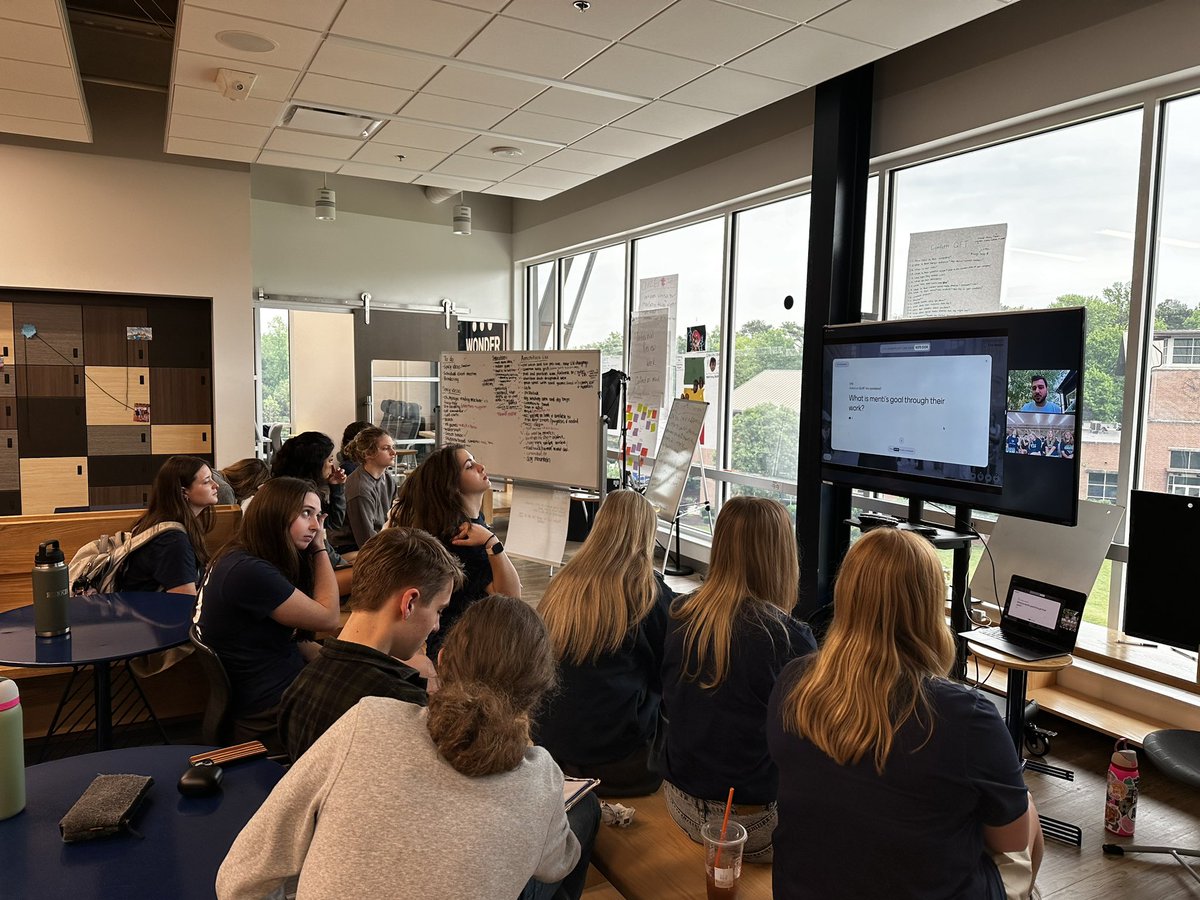 Talk about #GloballyEngaged: @TheMViD students hopped on a call with @Mentimeter’s Kenan Olvovcic in Stockholm, Sweden (@klundstromatmv 👀) about designing fun, outside the box logos to celebrate 10 years of Menti! We’re ending the school year with a bang💥#realworldwork #pbl
