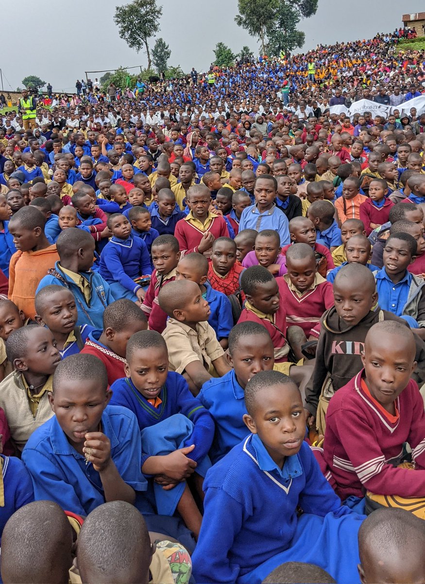 JustinNsengima's tweet photo. Uyumunsi ni fatanije n'abaturage bw'umurenge wa #Kabatwa akarere ka @NyabihuDistrict Kwibuka Jenoside Yakorewe Abatutsi Ku nshyuro ya 30 .
Babataye mu migezi,ntituzarambirwa kubazanira #Indabo,Aho muruhukiye mu nzibutso tubasura kenshiiii.
#Ntukazime
#Kwibuka30
@SadateMunyakazi
@RwandaYouthArts
@albcontact
@KARANGWASewase
@InnocentNizeyi1
@byukavuba
@CAGUWA_2