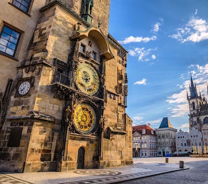 For most people throughout history, time was a somewhat nebulous concept—only sunrise and sunset demarcated a day.

But once precision timekeeping was invented, society quickly conformed to the mechanical ticking of a clock...🧵(thread)