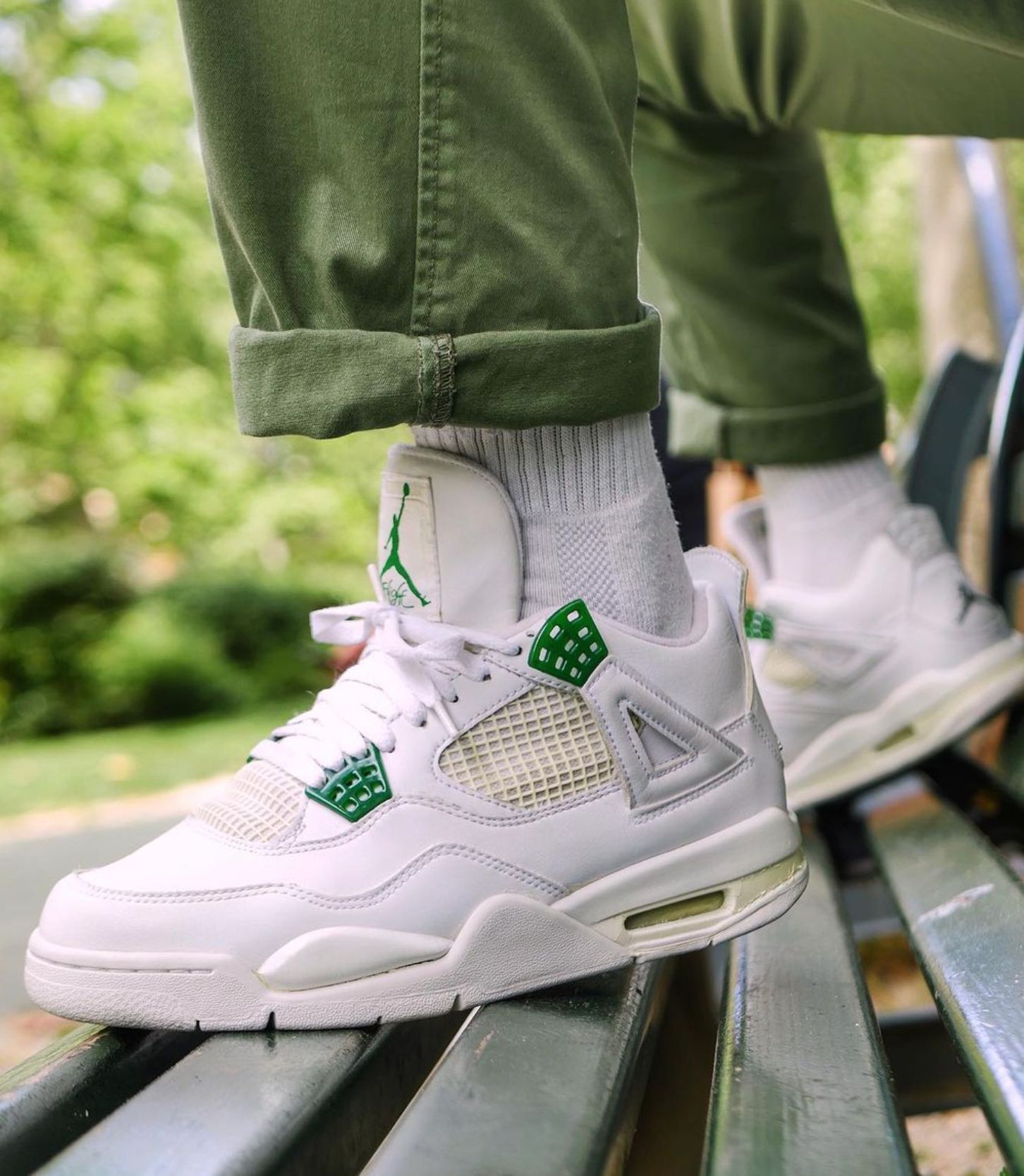 Sneaker News X Air Jordan 4 Metallic Green 2004 https t WIpW14E2Fv X