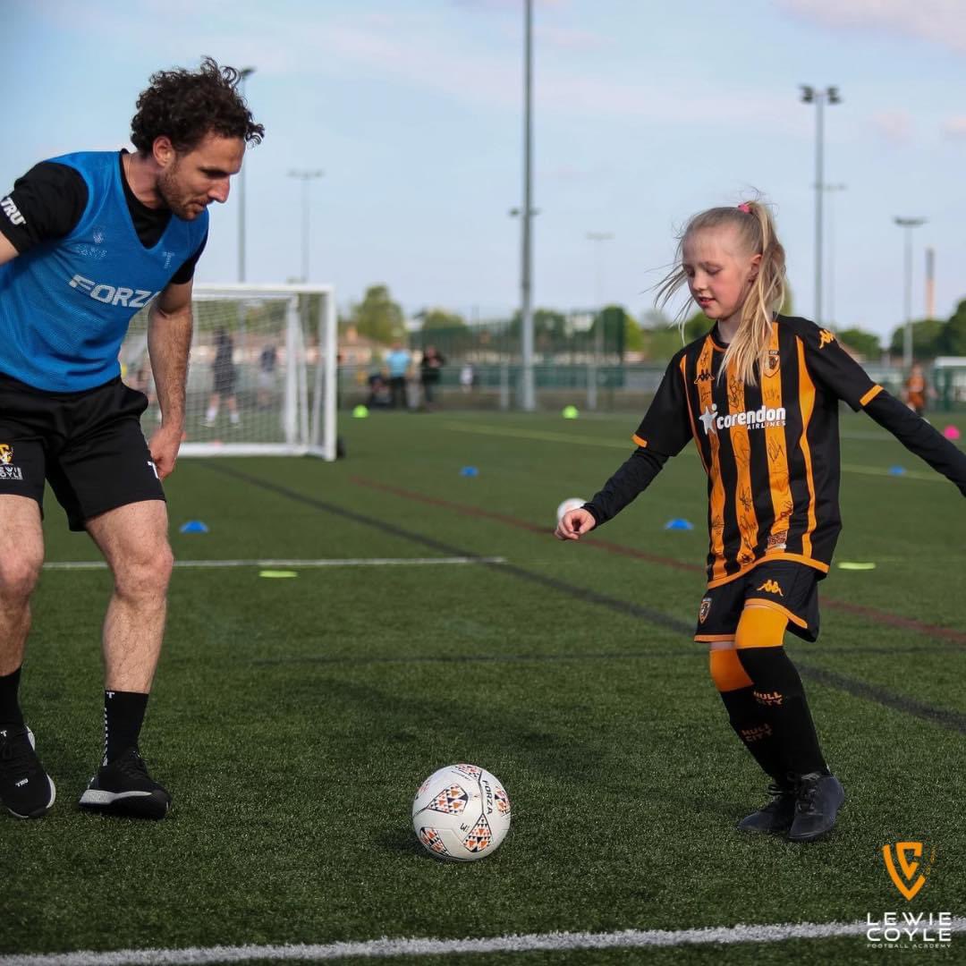 👀  | Who’s already counting down the minutes until Monday? 

#LCFAFamily #lcfa #lewiecoyle #grassroots #talent #academy #community #hull #family #footballseason