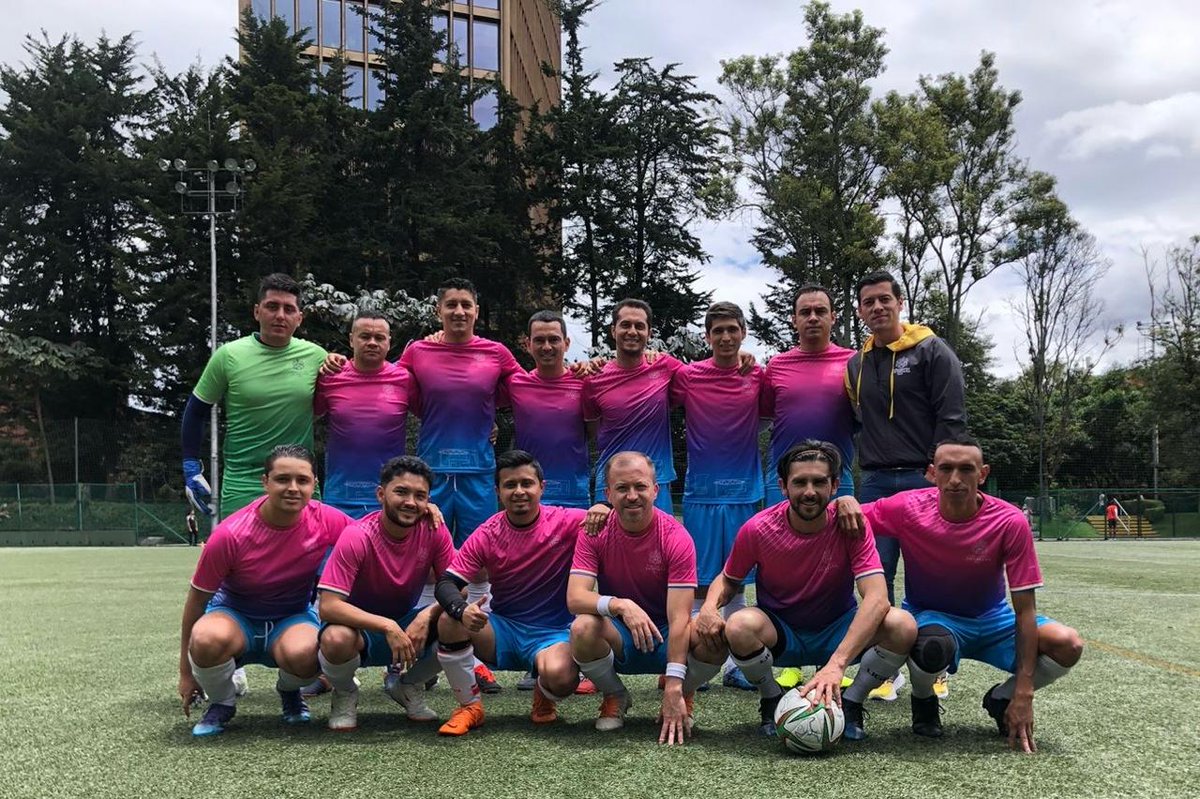 El profesor del Instituto de Bioética John Santiago Espitia Fajardo fue nombrado capitán de la Selección de Fútbol de Docentes y Funcionarios 2024.

El Director Técnico del equipo es el profesor Jhon Erick Lozano.

¡Felicitaciones y muchos éxitos a lo largo del torneo!