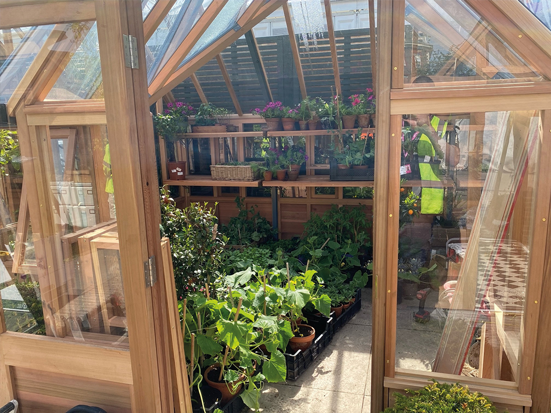 Want to see more pictures of our #RHSChelsea trade stand coming together? You can view them on our blog here: gabrielash.com/.../rhs-chelse…