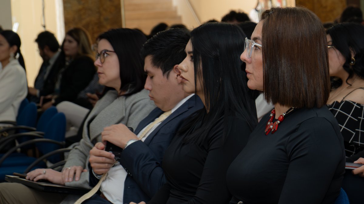 Uni_Indoamerica's tweet photo. 🗣️La Universidad #Indoamérica fue sede del Seminario Internacional de Métodos Alternativos de Solución de Conflictos. #Estudiantes y #docentes participaron activamente, enriqueciendo sus conocimientos y promoviendo la #justicia y la #paz. ⚖️ https://t.co/Zh0vSQ8xG1