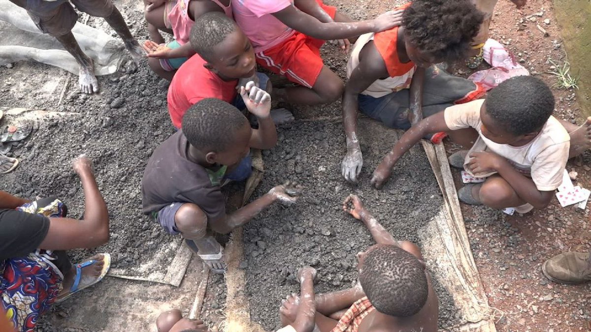 Children in Congo should be playing with toys, not mining! It's heartbreaking that their childhoods are sacrificed for our convenience. We demand ethical sourcing & human rights for all! #BreakTheSilence #FreeCongo #EndChildLabor #EthicalSourcing #NoCongoNoPhone #KeepEyesOnCongo